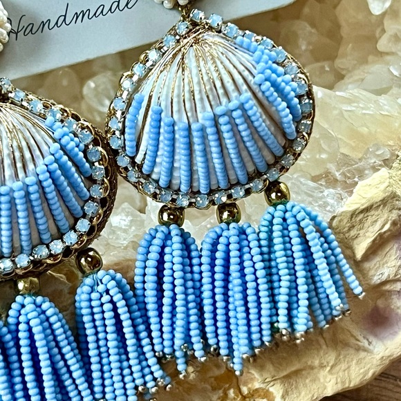 🌺🎉HP🎉🌺 NWT Deepa Gurnani Luxe Beaded Crystal Seashell Chandeliers - Picture 12 of 15